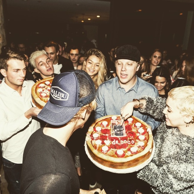 Miley Cyrus, Cody Simpson